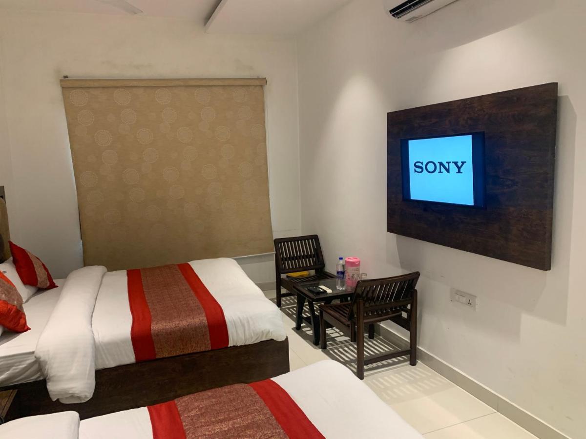 Hotel Sb Residency อัมริตสา ภายนอก รูปภาพ